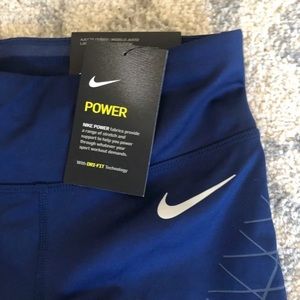 NWT Women’s Nike Power Leggings - Size XS